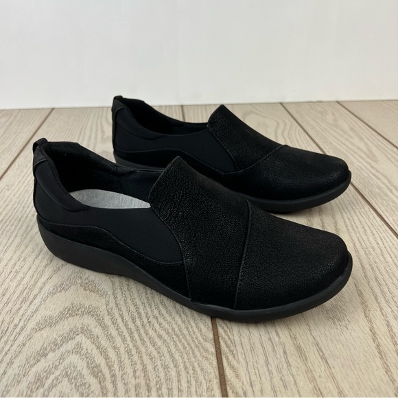 Clarks Women's Cloudsteppers Sillian Paz Slip-on Flats 8.5M Black $85 - Picture 1 of 9
